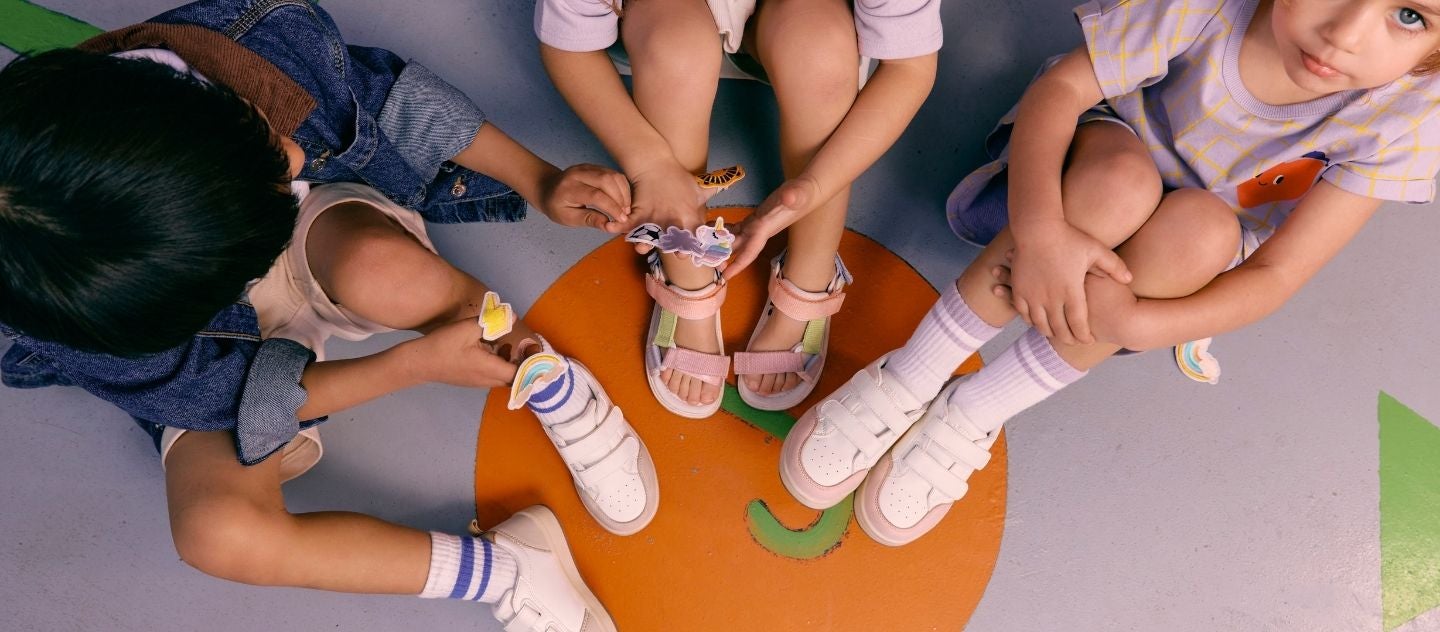 Choisir les bonnes chaussures pour les premiers pas de bébé