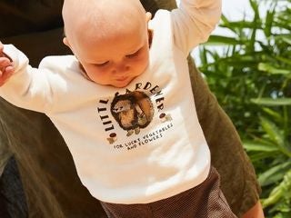 Quand bébé montre qu’il veut se lever et marcher