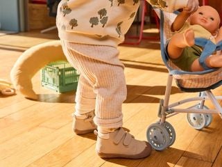 Quand bébé commence véritablement à marcher